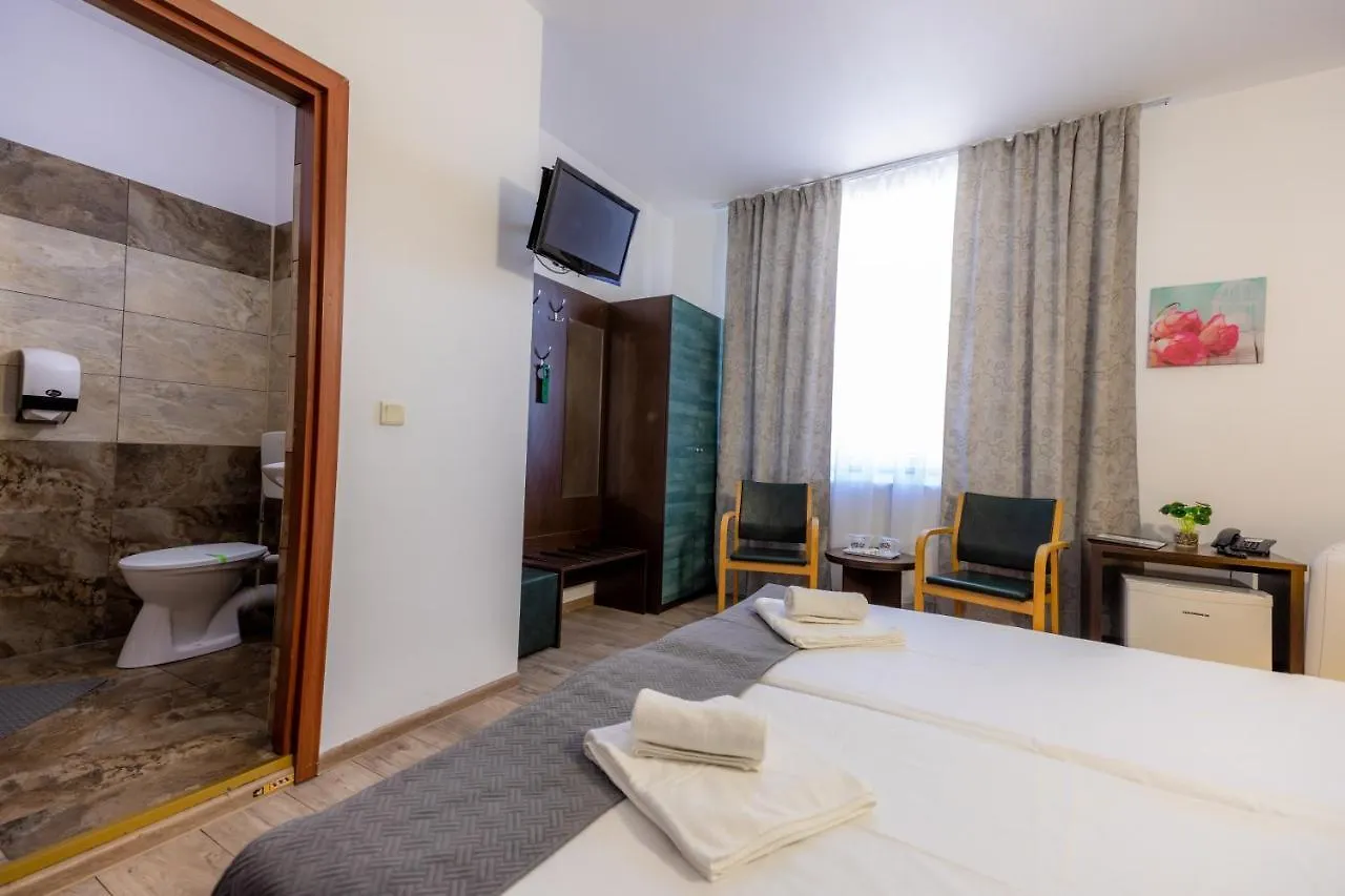 Hotel Sir Lujerului Bukarest 2*,  Románia